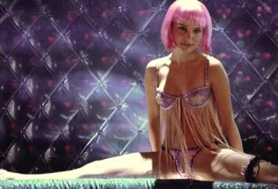 Natalie Portman spreading her legs for us