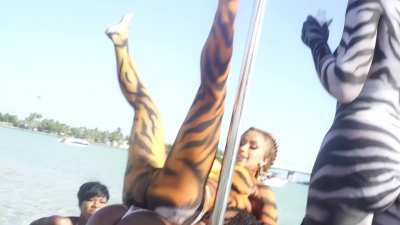 Cardi B Twerk BTS 2