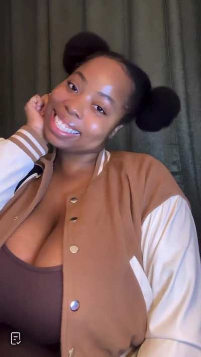 The most cleavage she&rsquo;s ever shown😍