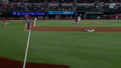 [Highlight] Ohtani hits a groundball and rips Ibanez's glove