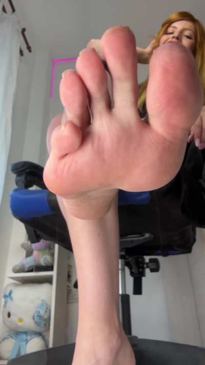 You can only look at my perfect feet because you&rsquo;re too much of a loser to lick them