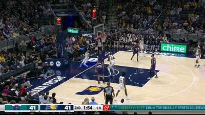 [Highlight] Turner sends Williams' shot back to Durham, then Haliburton gives the Pacers the lead with a nice move!