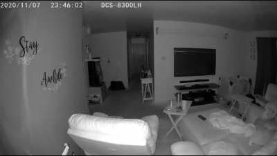 Please help I don&rsquo;t know what this is. It was in my baby&rsquo;s room but when I went to check nobody was there