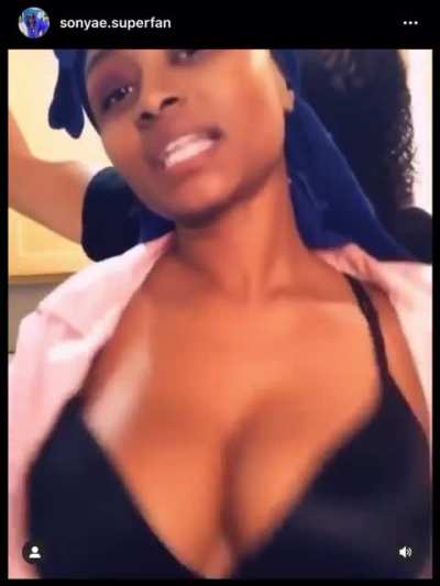 Sonya Blu @sonyae