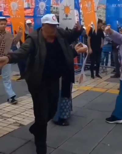 The Walking Dead (Turkish Edition)
