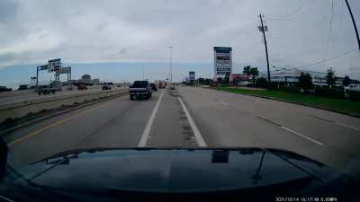 Box truck driver... must get on highway RIGHT NOW!!