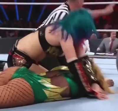 Becky Lynch HQ