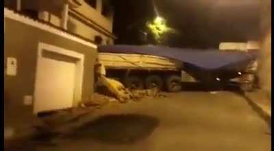 Idiot semi truck driver