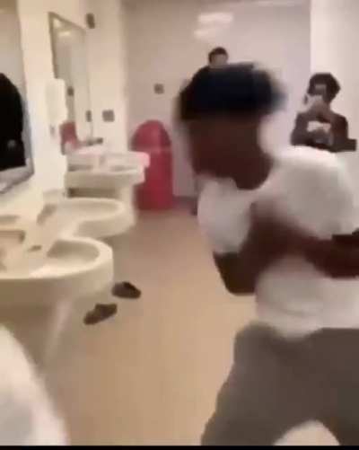 I don&rsquo;t know the problem people just be fighting
