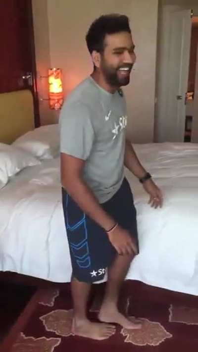 Rohit Sharma vibing on Trap Queen