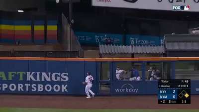 [Highlight] [Highlight] Brett Gardner adds on to the early-inning slugfest, crushes a 2-run homer to give the Yankees a 4-0 lead.