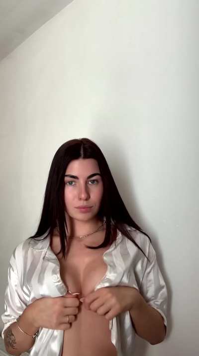 If you find me sexy after 1 kid, say "yes' and I'll send a giift