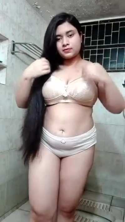 🥵Super Cute Paki Girl New Latest Viral Stuff Pic's &amp;amp; Total 2 Video's Stripping Full NUDE with Face ,Huge Boobs &amp;amp; Pussy Closeup💦!! Don't Miss🥵🔥