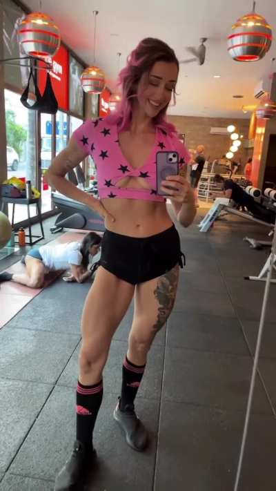 Karolyne…mmh