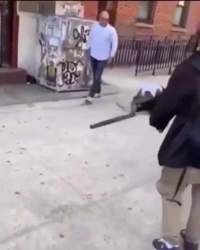 Man defends himself from attacker