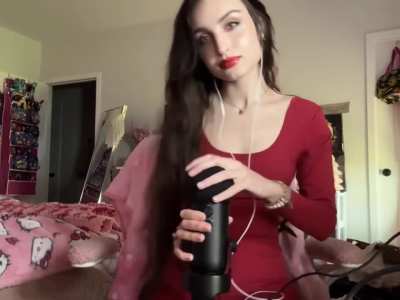 This video is a delight, it completely breaks me, her intentions are delicious.