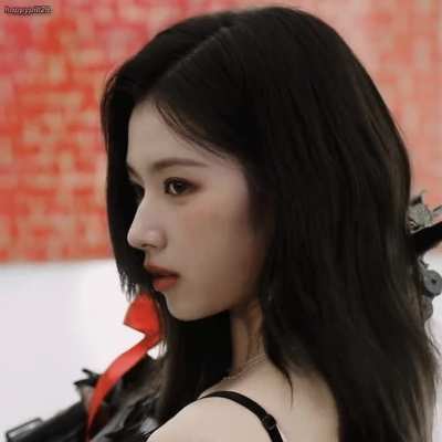 220826 Sana