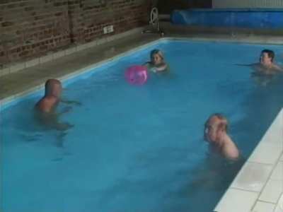 Parafotos - Alice's Naked Summer (UK2004) - Part 5 - Group - Swimming pool at Pevors Farm, UK