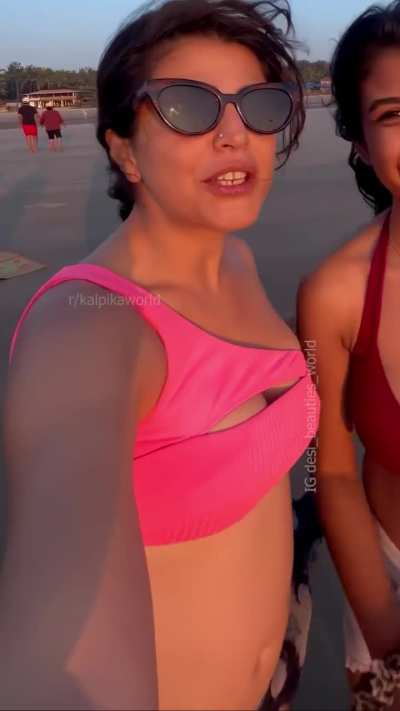Bikini avatar of Shenaz Treasury showing big navel and cleavage