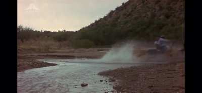Ich habe 40 Jahre nach der Filmszene gesucht (Arnold spricht im Englischen Originalfilm Deutsch)