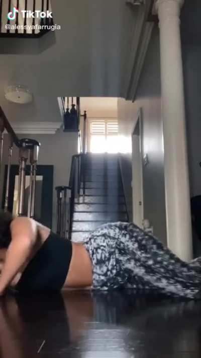 alessyafarrugia smacking down