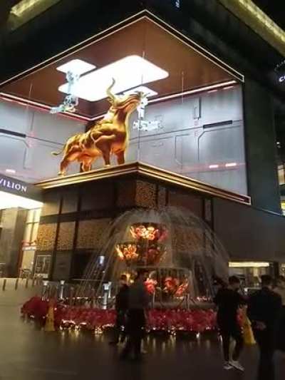 This amazing Chinese New Year 3D CGI ox in Pavilion Mall, Kuala Lumpur looks realistic.
