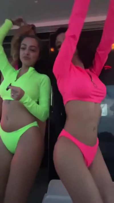 Veronica Rodriguez Smoking and Twerking with Malu Trevejo 🔥🍑