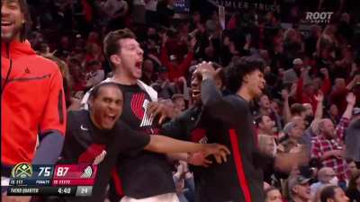 [Highlight] Ant drills three threes in a row to send the crowd into a frenzy