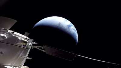 Time lapse of the Orion spacecraft approaching Earth (Credit: NASA Live Footage &amp;amp; @RichySpeedbird on Twitter for the edit)