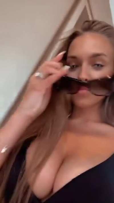 Laura M&uuml;llers fette Euter