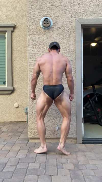 2 DAYS OUT | 5&rdquo;8 CP 176lbs this AM. Excited to wrap this prep up and looking forward to having a good time on stage this Saturday