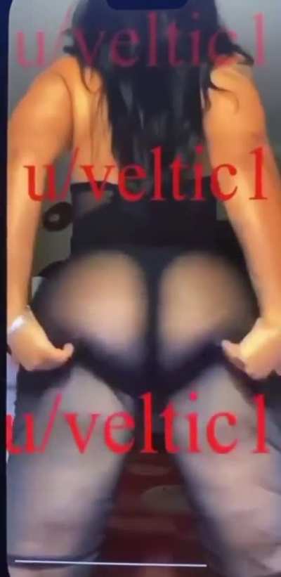 Fat butt ari 😩