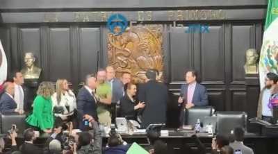 Le dieron unos chingazos al Noro&ntilde;a 🤣