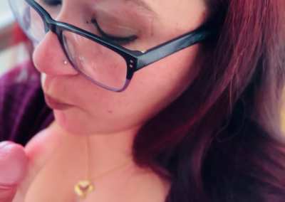 Glazing her big beautiful cum catchers