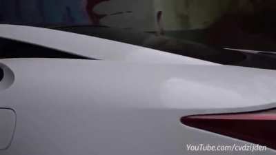 Lexus LFA Screaming V10!