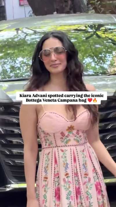 Kiara advani turns heads with her iconic bottega veneta campana bag moment ✨👜