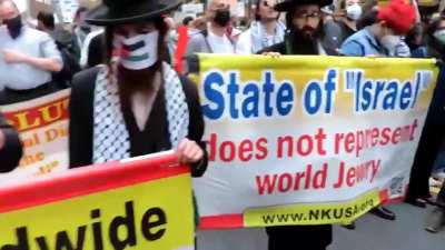 Orthodox Jews marched for Palestine in the streets of New York City