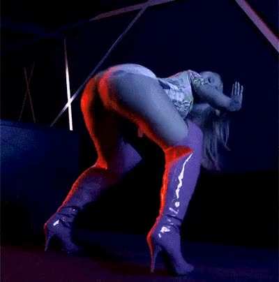 [kik: animelover3447] I wish I looked like this so I could get gangbanged by my dad and brothers😍😍😍