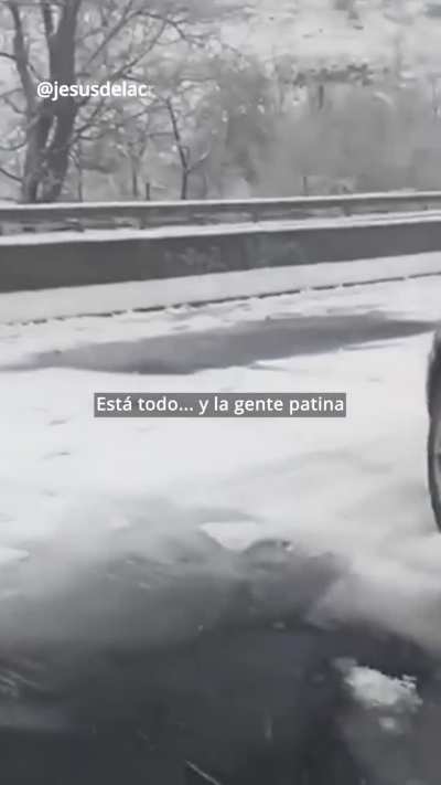 La que se est&aacute; liando en Madrid con la borrasca Kristin es muy fuerte... 😨😨