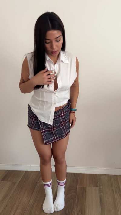 Married girls like me are your type?