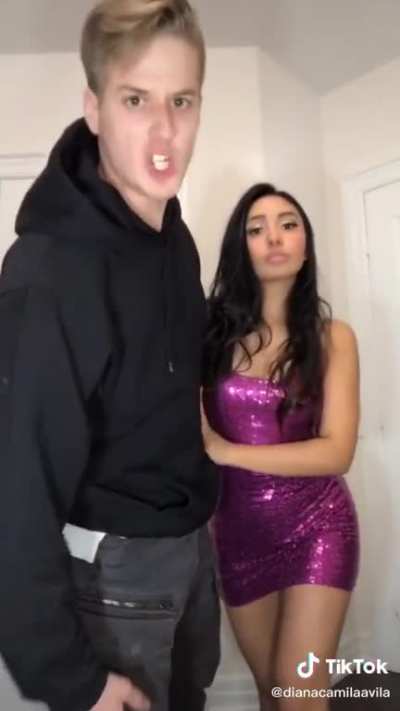 don&lsquo;t know if this is cringy enough for you guys but I DIED when she looked at him like😩🥴