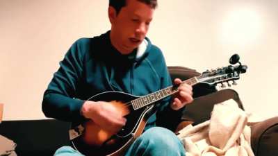 My solo mandolin piece "Eyes" just hit 250K streams on Spotify! Here's the original recording from March 2022, done in one take at my tiny apartment in San Francisco.