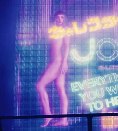 Hotness overload in "Blade Runner 2049"