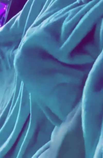 ❤ in bed horny asf 💦