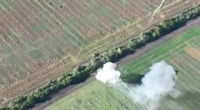 Ukrainian T-64BV tank fires at the Russian T-72B3 tank at close range. Zaporizhia region, recent footage