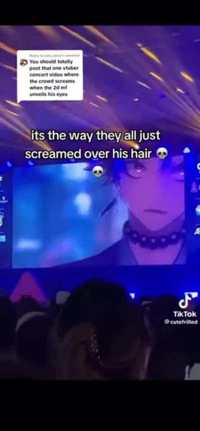 The crowd goes wild over anime eyes 🤦‍♀️🤦‍♀️