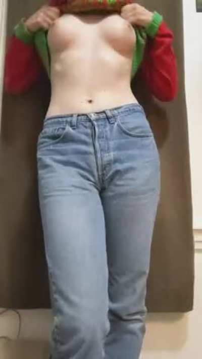 I'll spare you the bad holiday/pussy joke and let my tits speak for themselves ;) [drop]