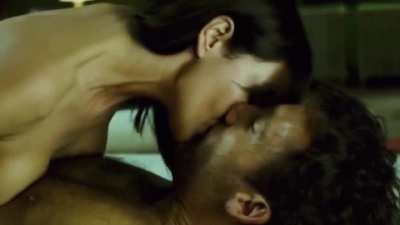 Monica Bellucci nude - Shoot 'Em Up (2007)