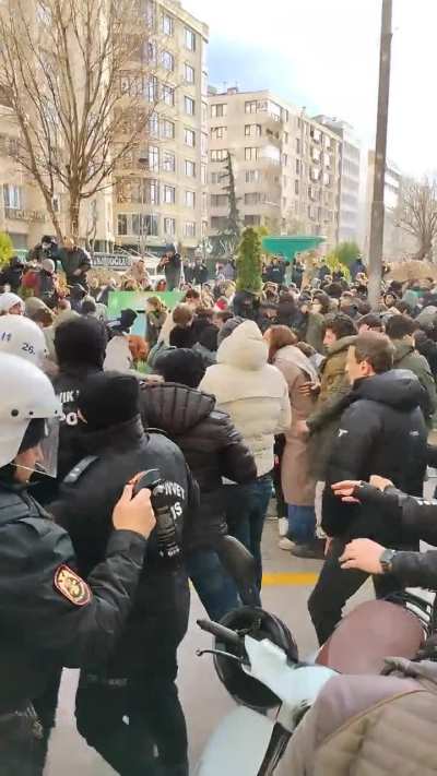 Eskişehir Anlık, protestocular barikatı delmeye &ccedil;alıştı