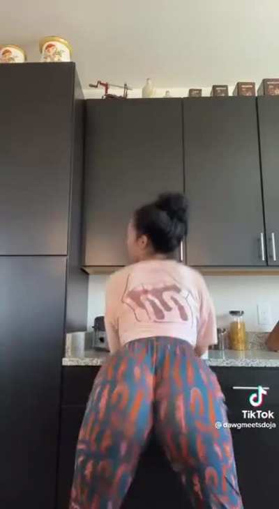 Cheeks moving so fluently
